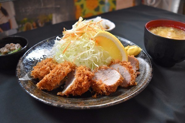嬉嬉豚のとんかつ