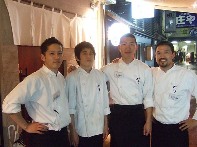 炭火焼ホルモンぐう創業時のスタッフ